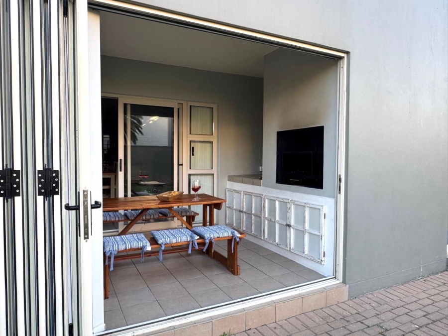 To Let 2 Bedroom Property for Rent in Diaz Beach Western Cape